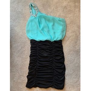 One shoulder bodycon dress